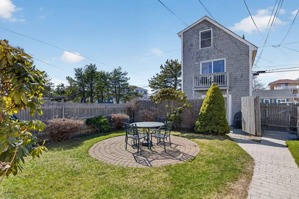 341 Ocean Avenue Wells ME 04090