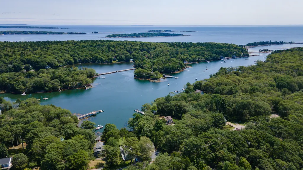 672 Ocean Point Road Boothbay ME 04544