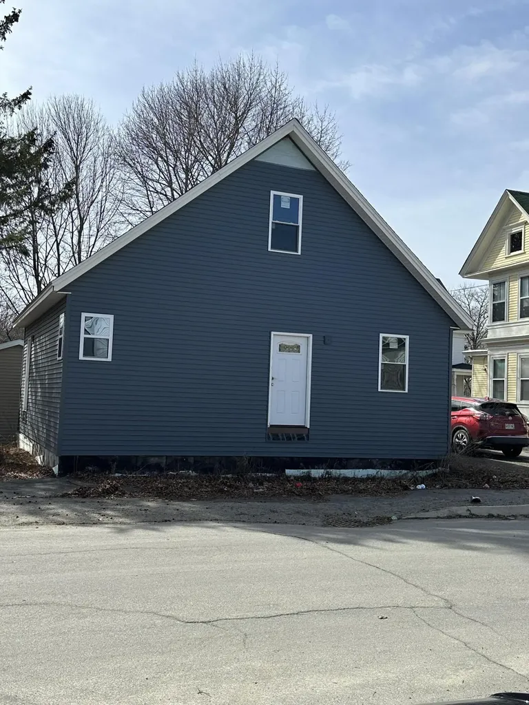 24 Prentiss Street Bangor ME 04401