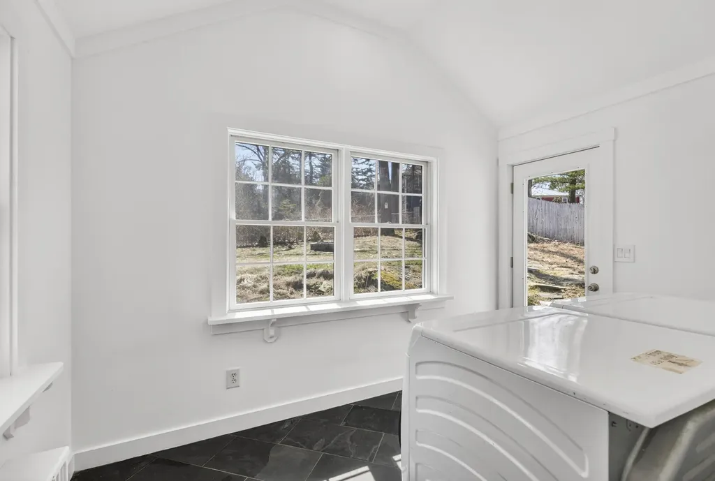 60 Oakhurst Road Cape Elizabeth ME 04107