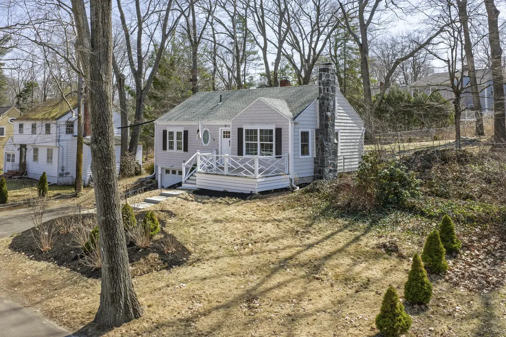 60 Oakhurst Road Cape Elizabeth ME 04107
