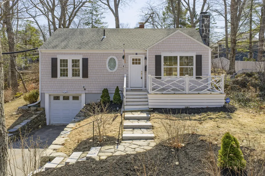 60 Oakhurst Road Cape Elizabeth ME 04107
