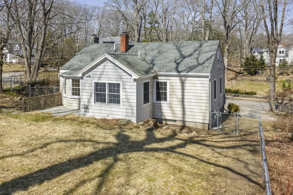 60 Oakhurst Road Cape Elizabeth ME 04107