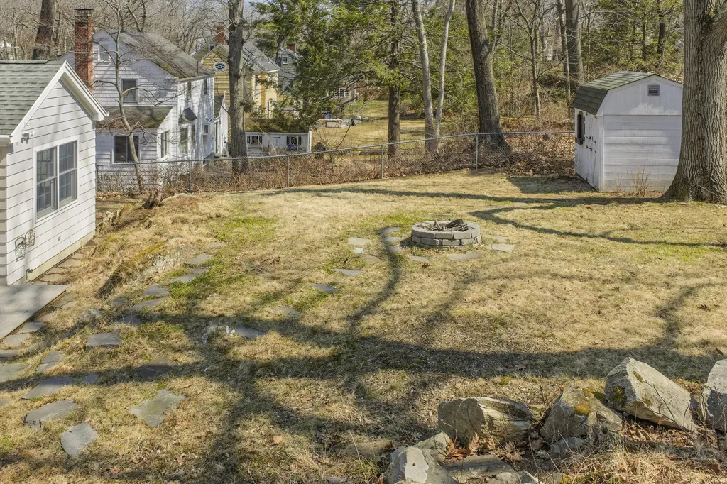 60 Oakhurst Road Cape Elizabeth ME 04107