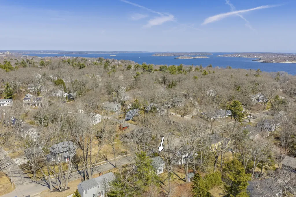 60 Oakhurst Road Cape Elizabeth ME 04107