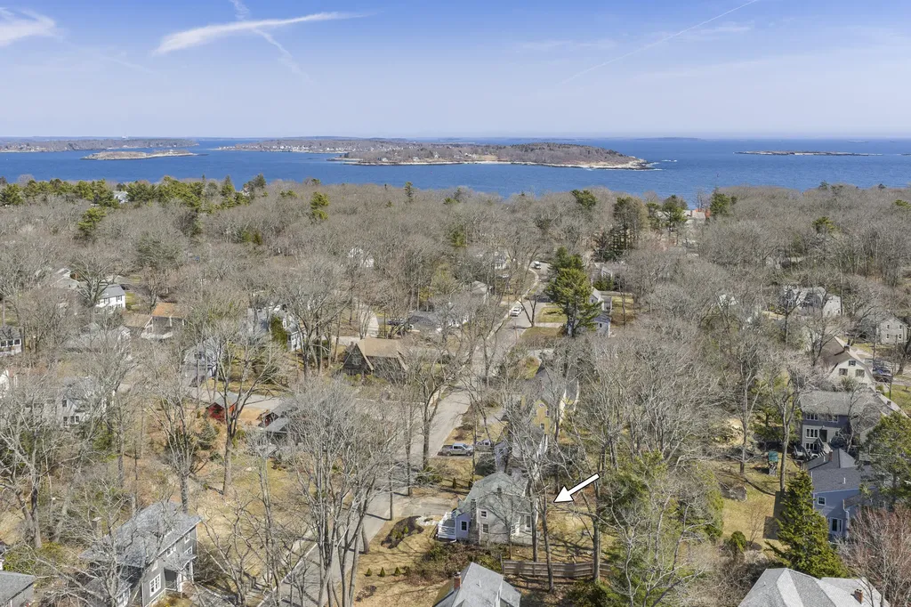60 Oakhurst Road Cape Elizabeth ME 04107
