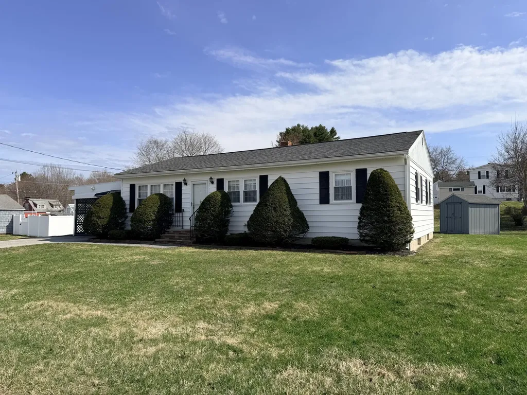 12 Dee Street Auburn ME 04210