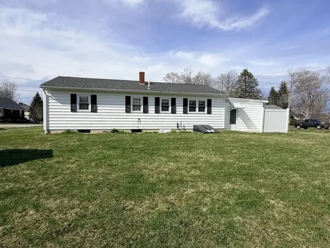 12 Dee Street Auburn ME 04210