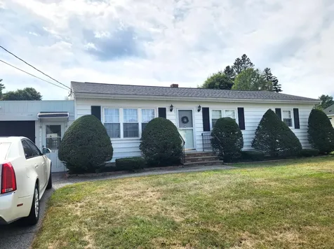 12 Dee Street Auburn ME 04210