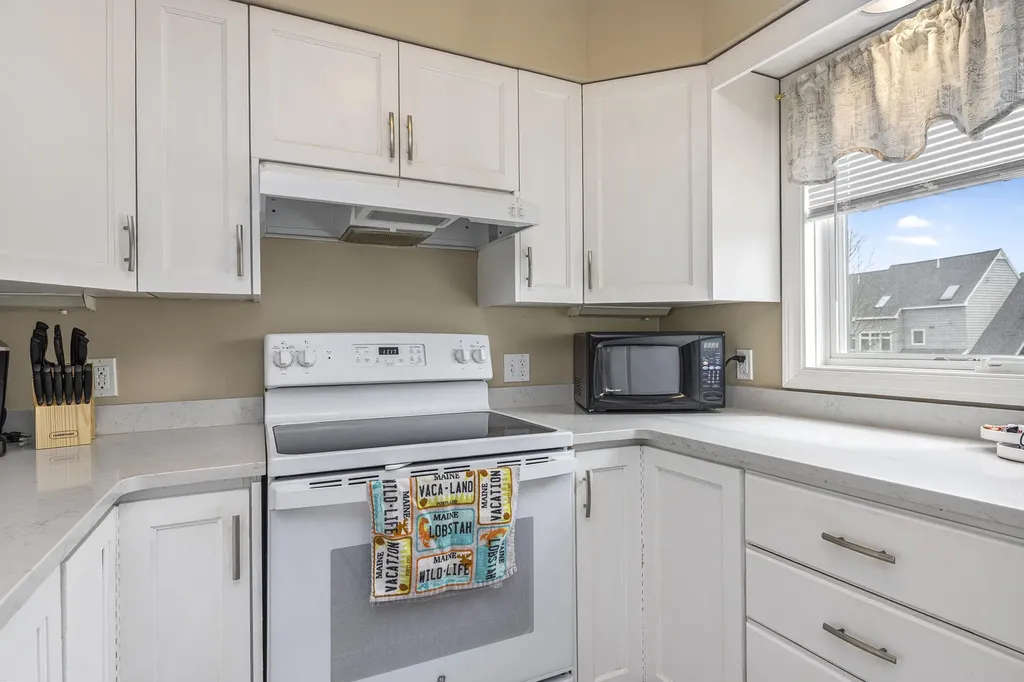146 W Grand Avenue Old Orchard Beach ME 04064
