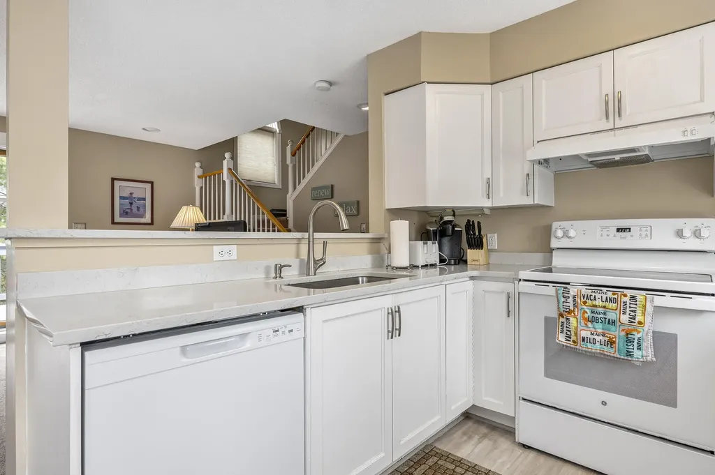146 W Grand Avenue Old Orchard Beach ME 04064