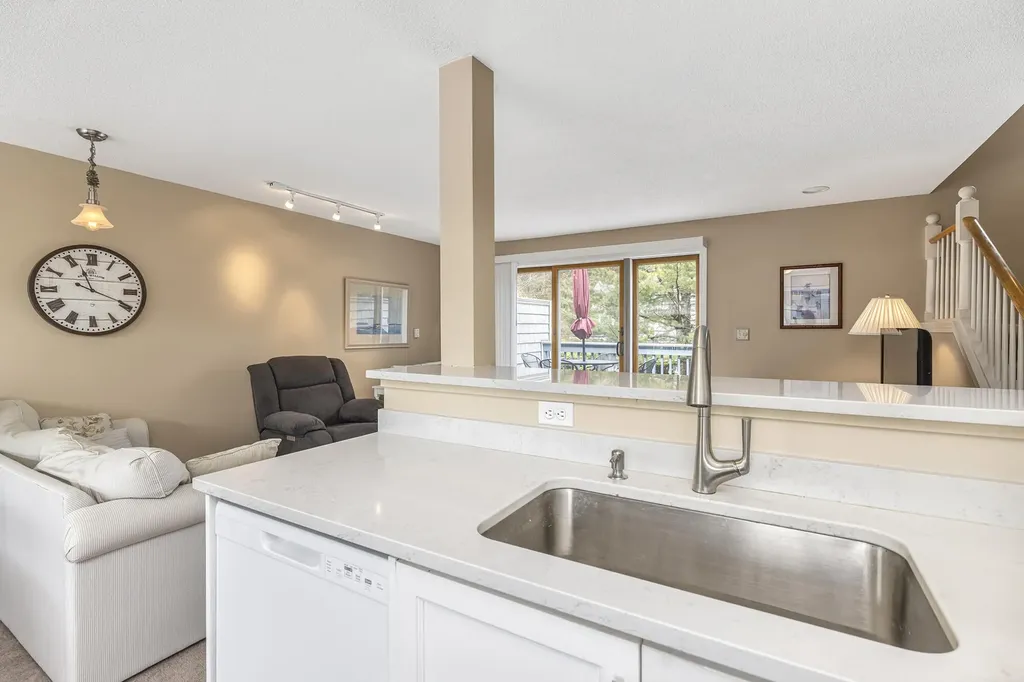 146 W Grand Avenue Old Orchard Beach ME 04064