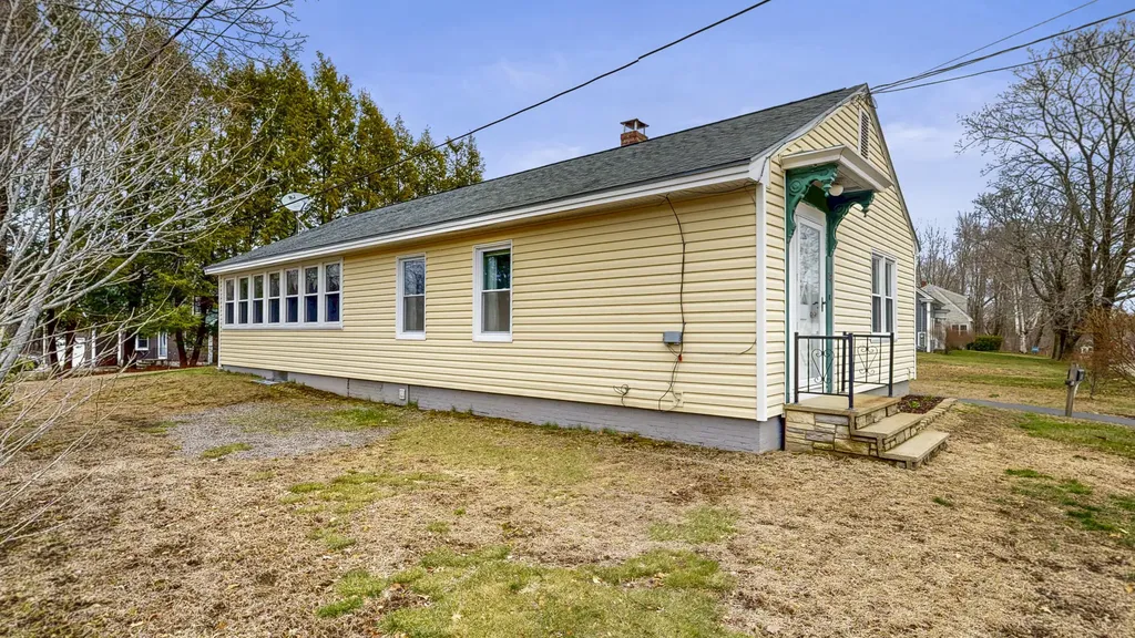 28 Ferry Road Saco ME 04072