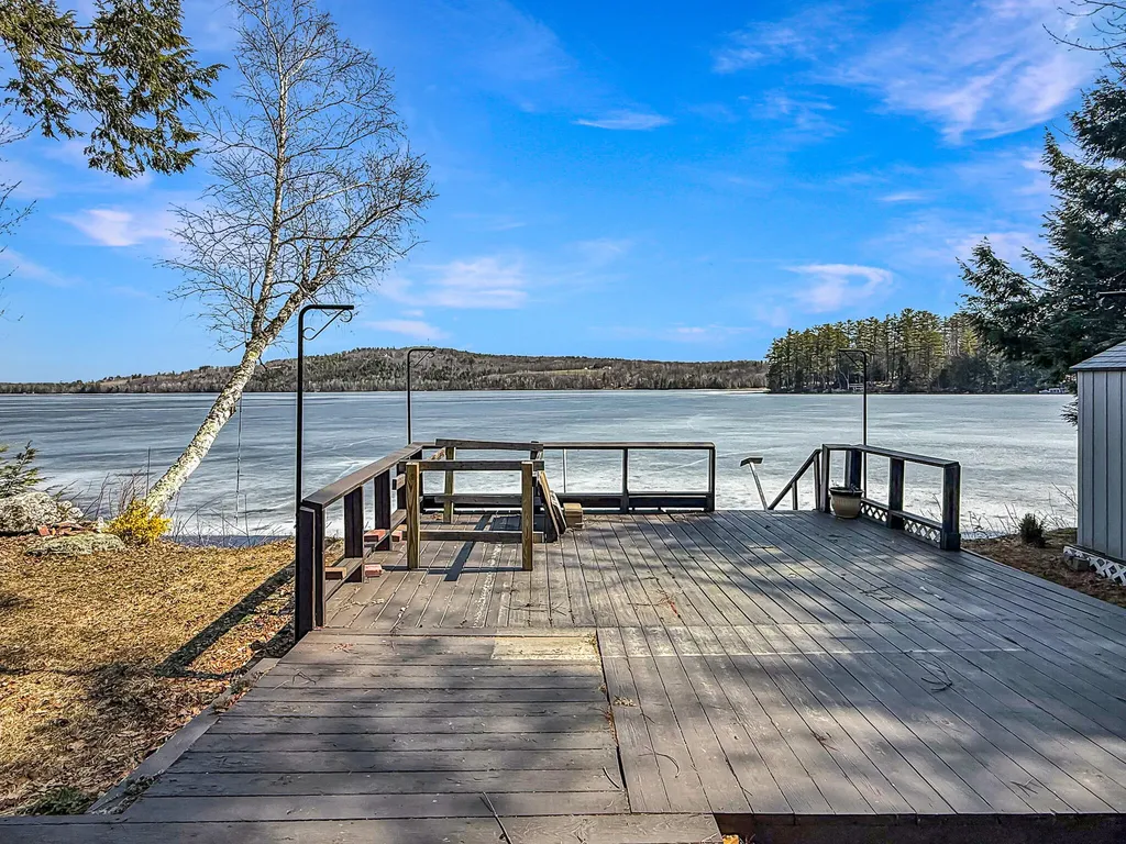 28 Waters Edge Hartford ME 04220