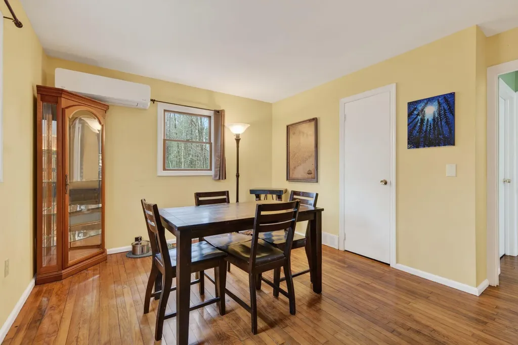 33 Old Ferry Road Wiscasset ME 04578