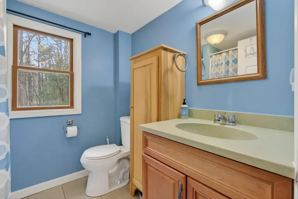 33 Old Ferry Road Wiscasset ME 04578