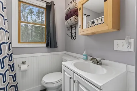 33 Old Ferry Road Wiscasset ME 04578