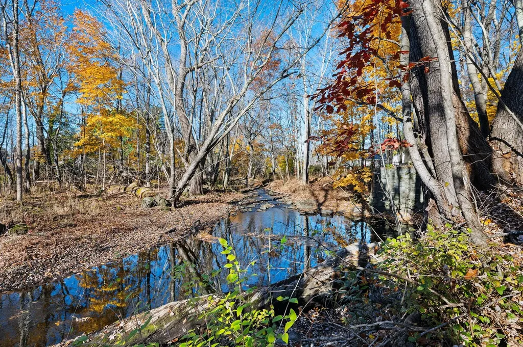 8 River Road Detroit ME 04929