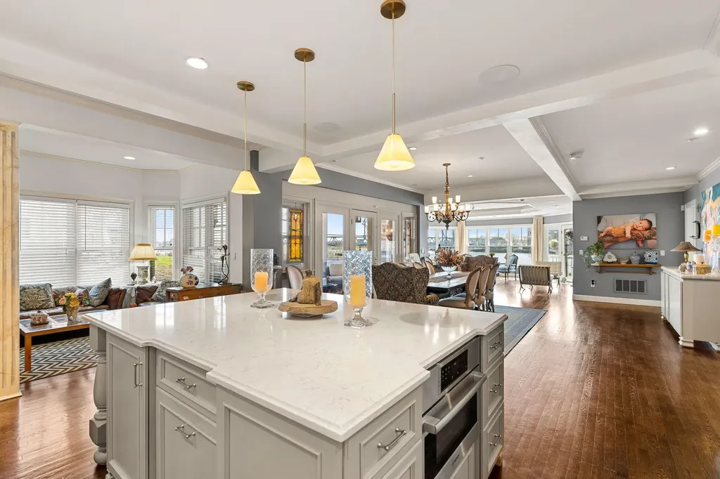 27 Badgers Island W Kittery ME 03904