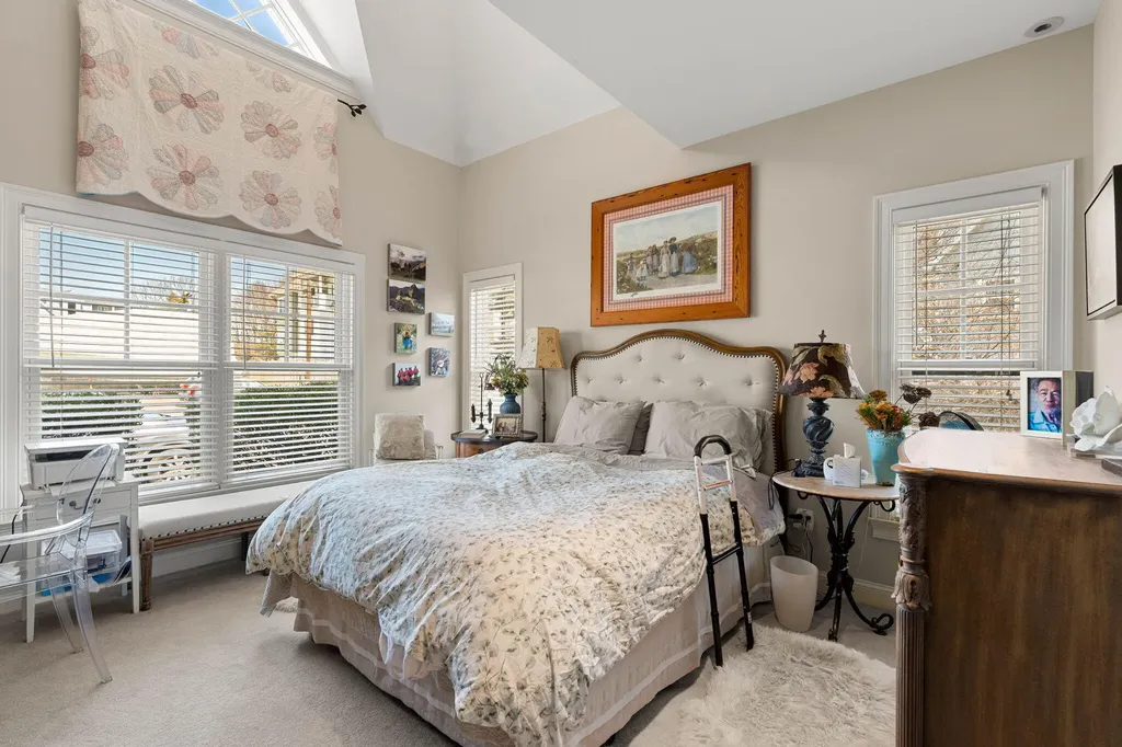 27 Badgers Island W Kittery ME 03904