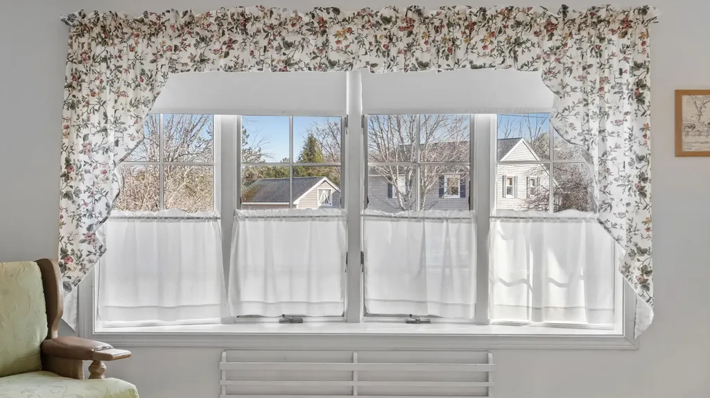 24 Laurel Circle Bangor ME 04401