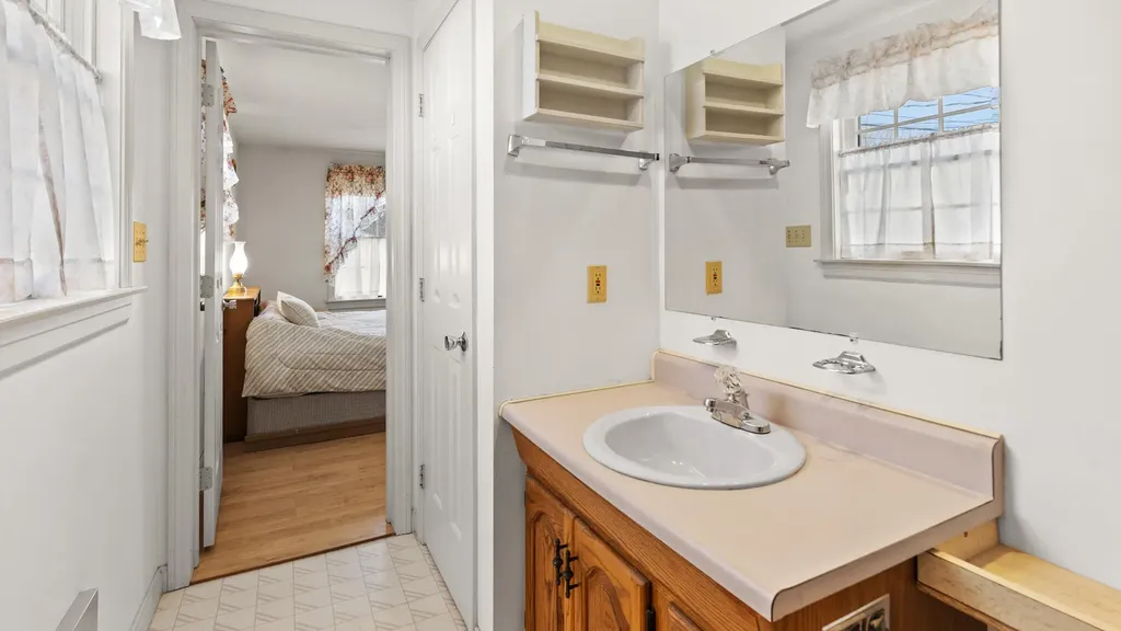 24 Laurel Circle Bangor ME 04401