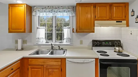 24 Laurel Circle Bangor ME 04401