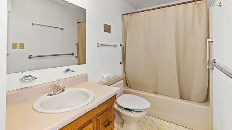 24 Laurel Circle Bangor ME 04401