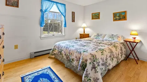 24 Laurel Circle Bangor ME 04401
