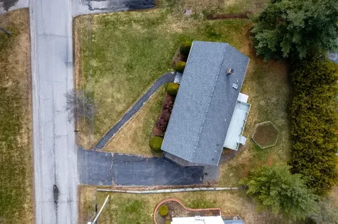 24 Laurel Circle Bangor ME 04401