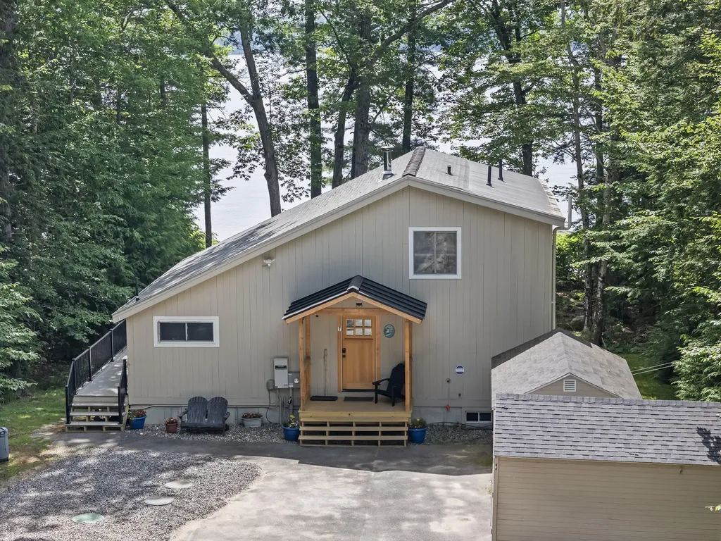 7 Papoose Island Road Raymond ME 04071