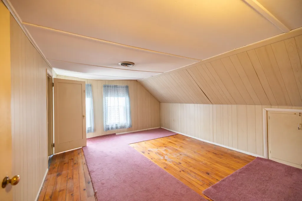 102 Mcnamara Street Lewiston ME 04240
