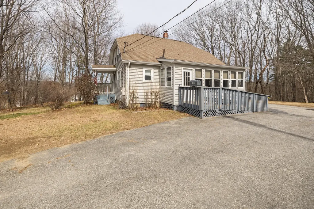 102 Mcnamara Street Lewiston ME 04240