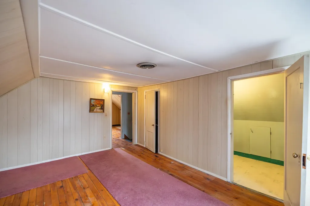 102 Mcnamara Street Lewiston ME 04240