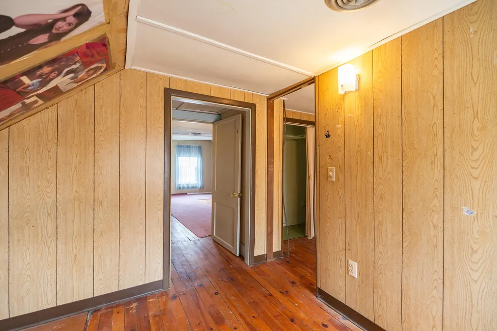 102 Mcnamara Street Lewiston ME 04240