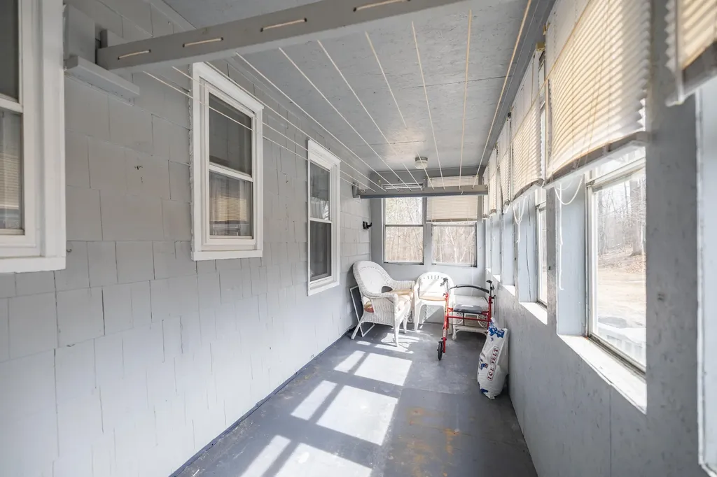 102 Mcnamara Street Lewiston ME 04240