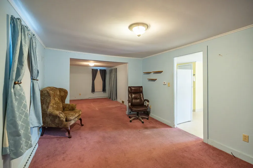 102 Mcnamara Street Lewiston ME 04240