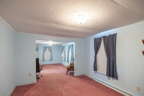 102 Mcnamara Street Lewiston ME 04240