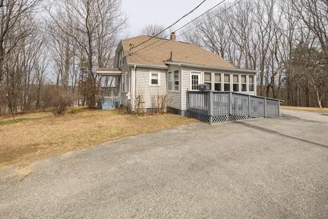 102 Mcnamara Street Lewiston ME 04240