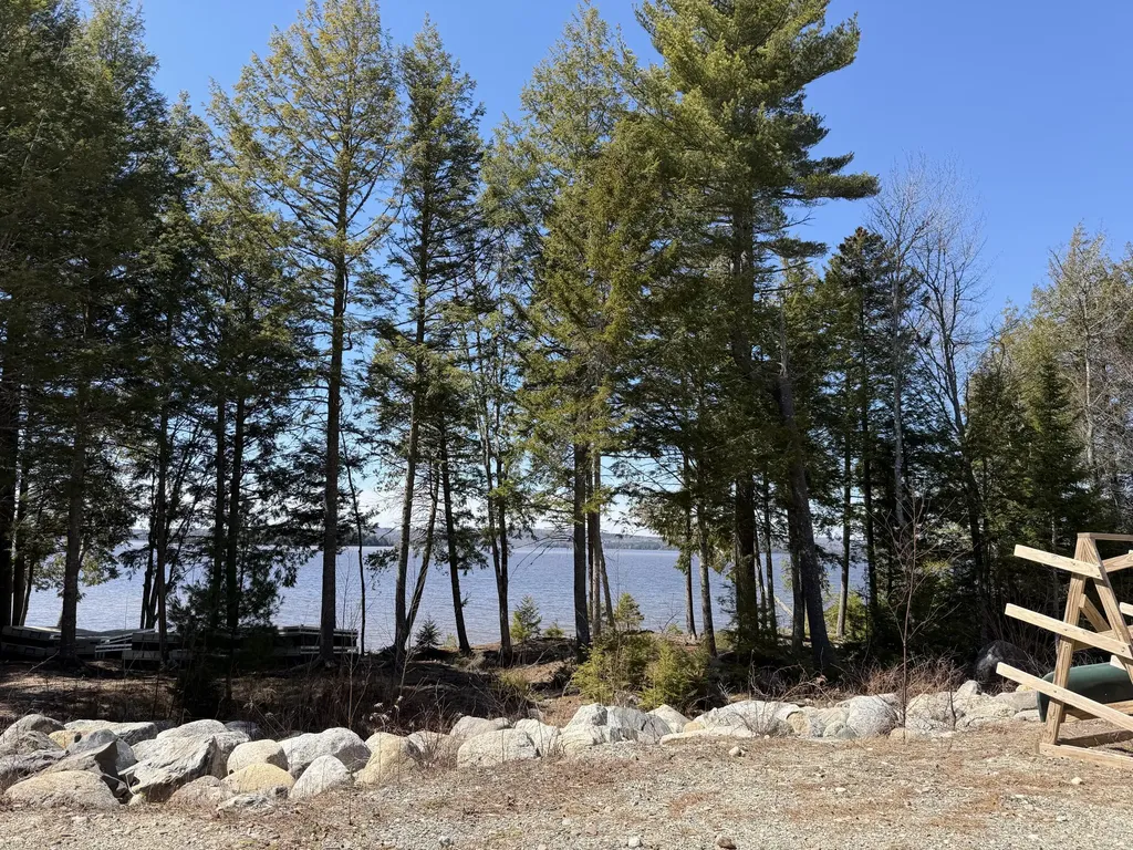 15 Bufford Drive Waltham ME 04605