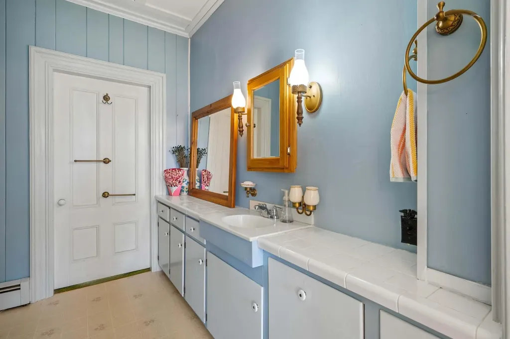 91 W River Road Waterville ME 04901
