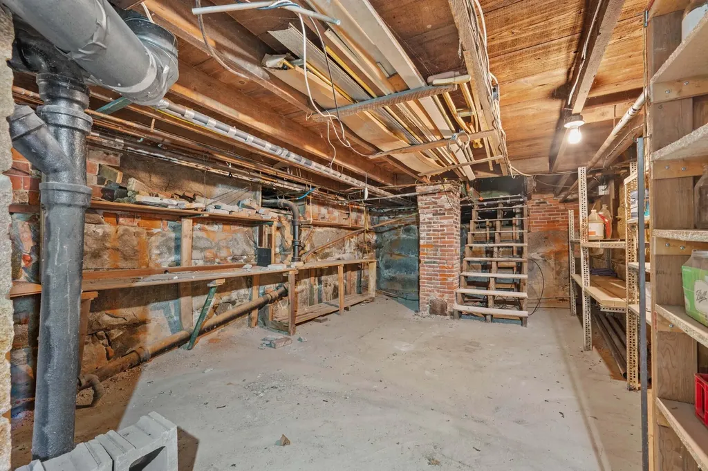 91 W River Road Waterville ME 04901