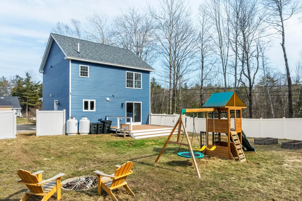 82 Tree Farm Road Brunswick ME 04011
