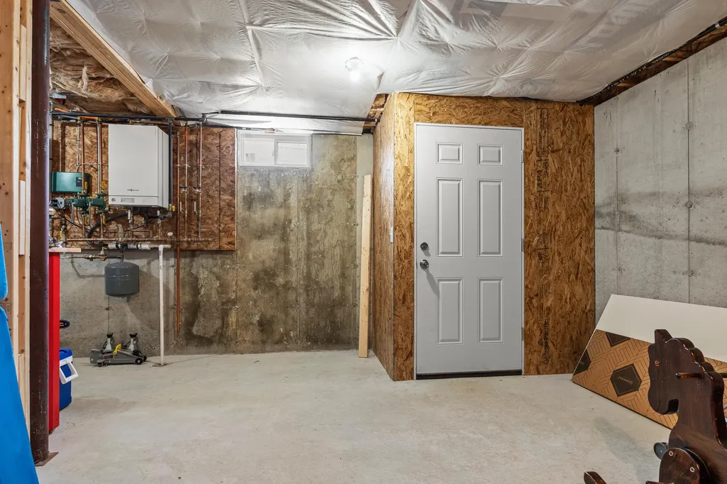 82 Tree Farm Road Brunswick ME 04011