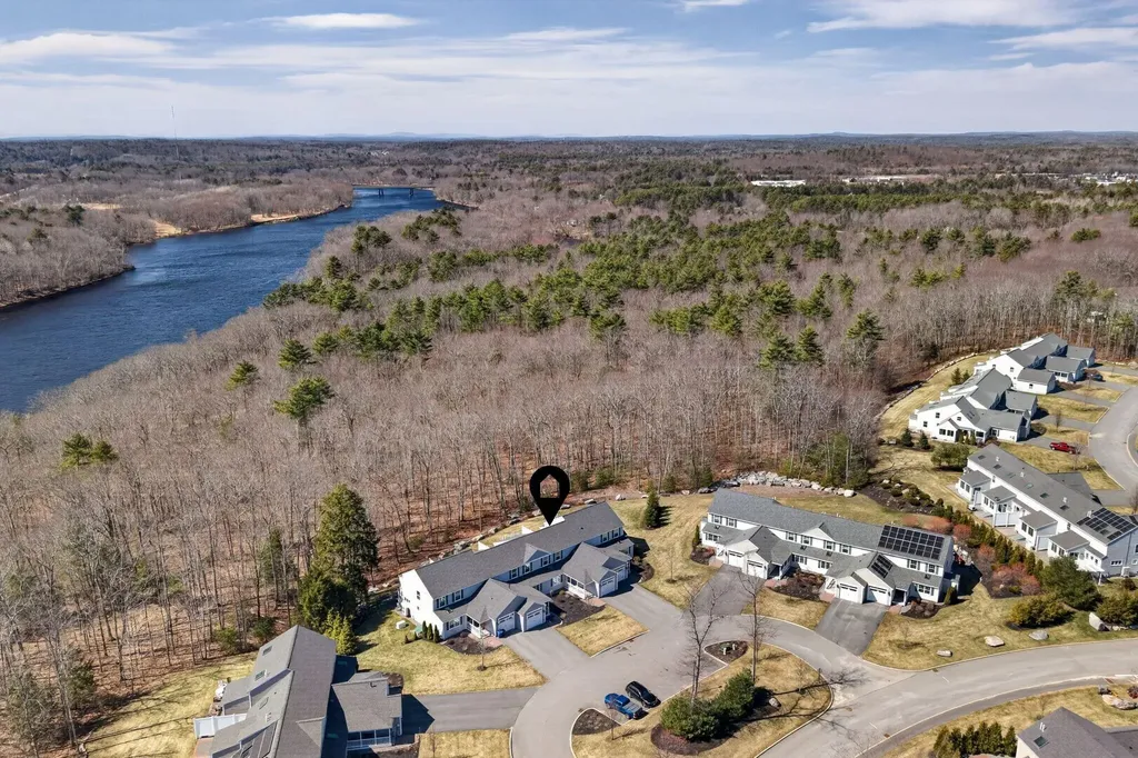 14 Mica Court Topsham ME 04086