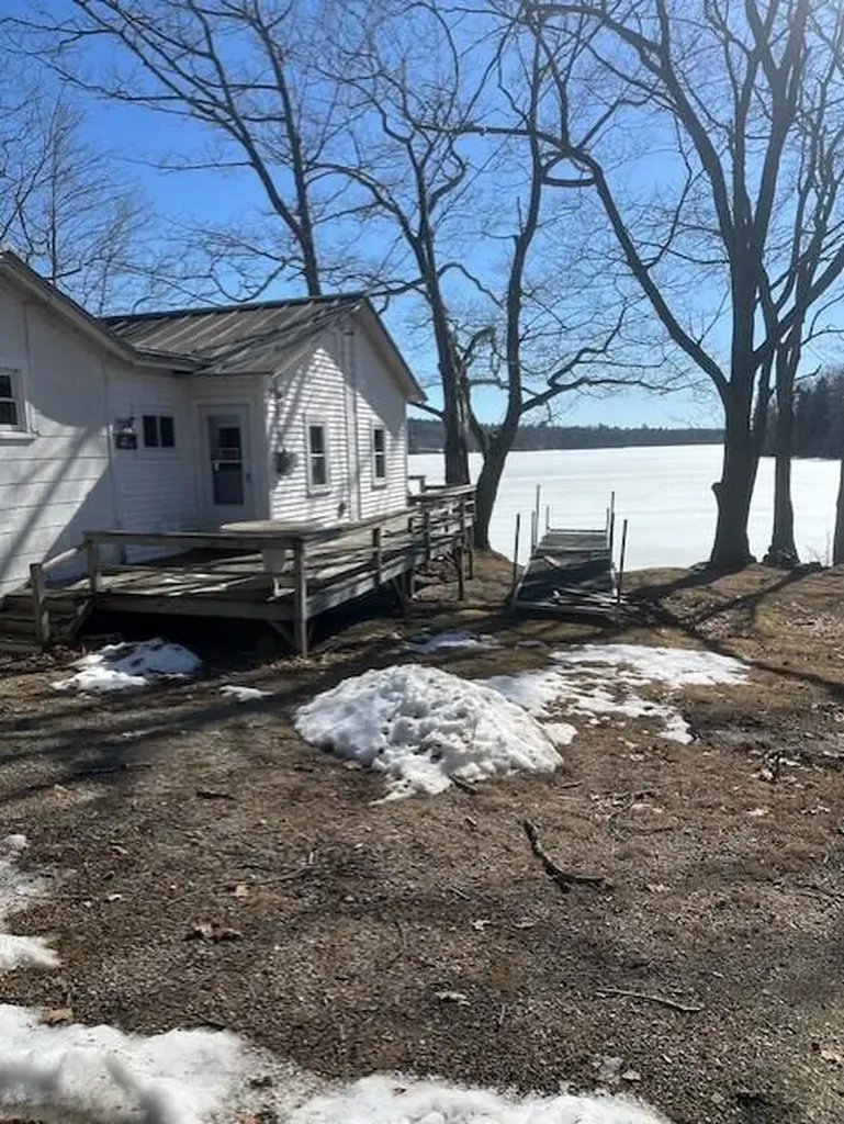 28 Pond Lane Brooksville ME 04617