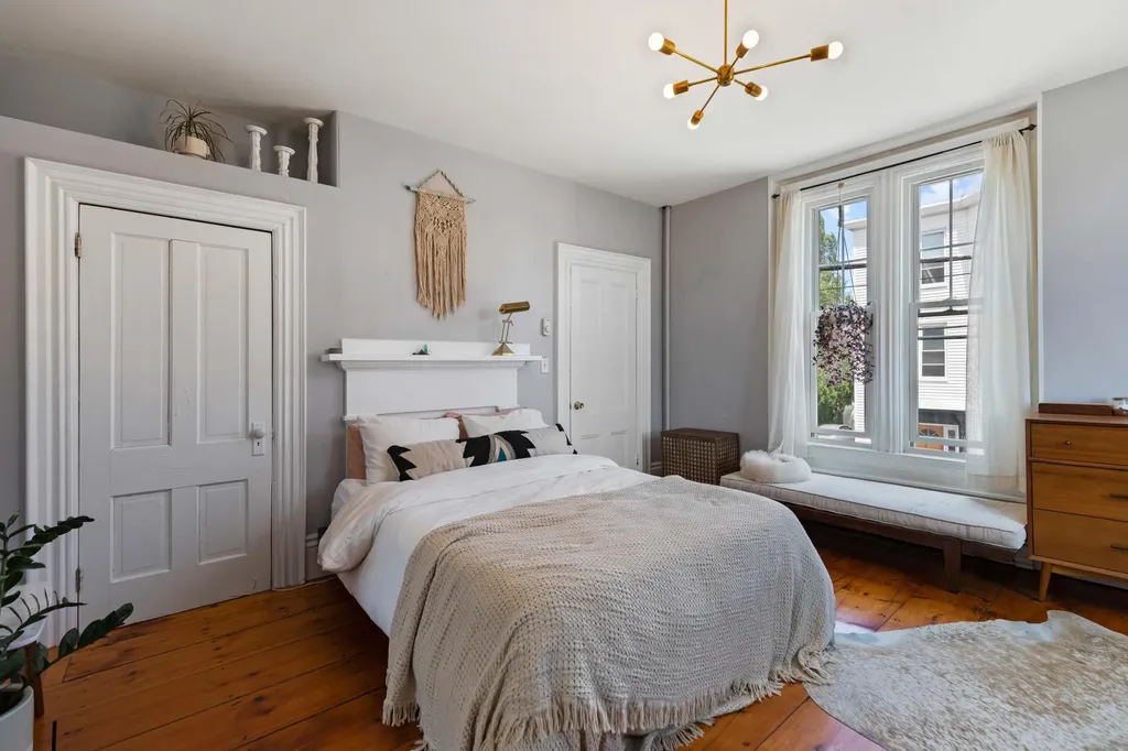 12 Smith Street Portland ME 04101