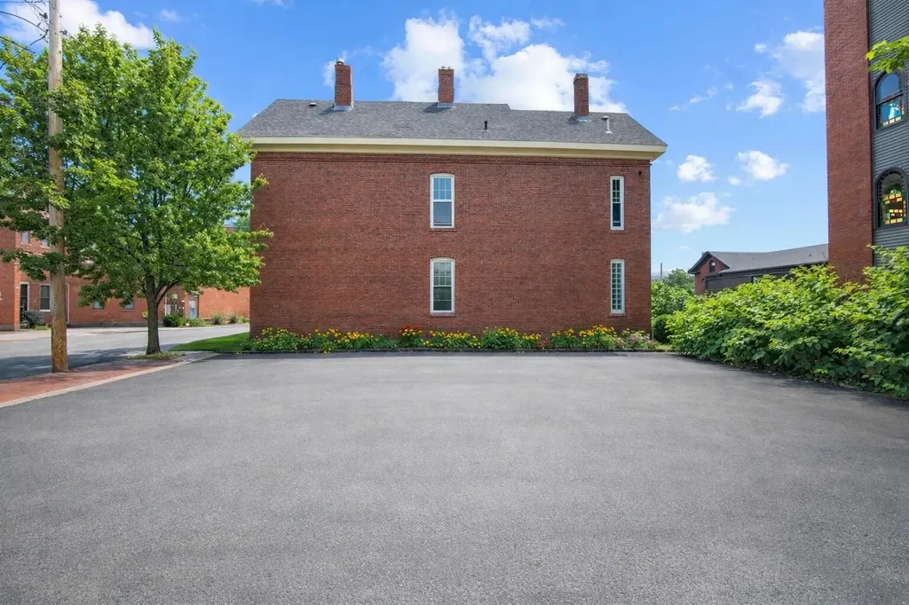 12 Smith Street Portland ME 04101