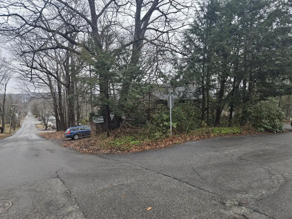 33 Pike Street Augusta ME 04330