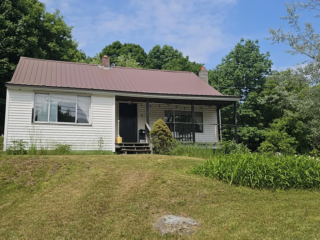 32 Front Street Sumner ME 04292